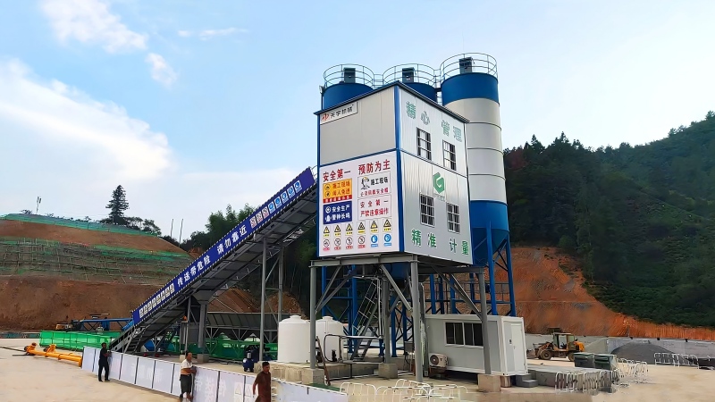 Engineering type HZS90 concrete mixing plant